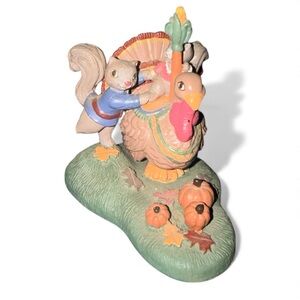 Avon Vintage “Hold On Tight” figurine 1993